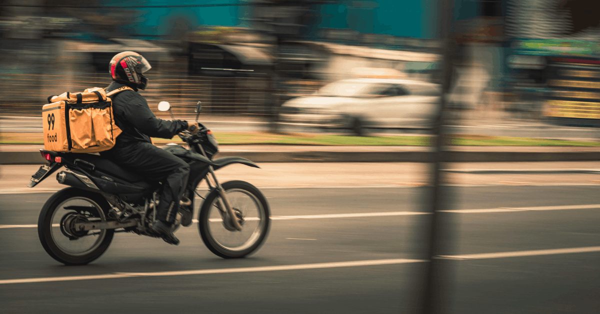 Comparaison entre livreurs auto-entrepreneurs et livreurs sous contrat en Europe – Ce que les coursiers doivent savoir